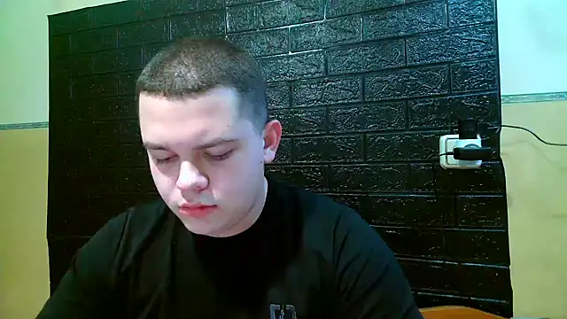 CuteButNaughty  online show from November 2025 07:39:02 PM