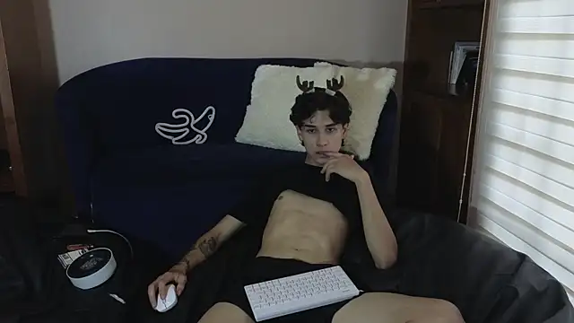 Derekswan online show from December 2025 09:43:01 PM