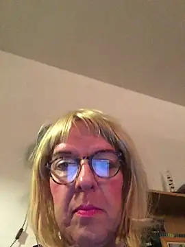 simone xdressing online show from December 2024 01:13:01 AM