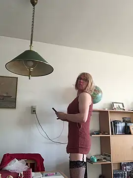 simone xdressing online show from February 2025 10:02:02 AM