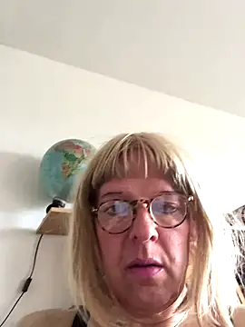 simone xdressing online show from September 2025 01:13:01 PM