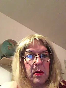 simone xdressing online show from November 2025 01:11:01 AM