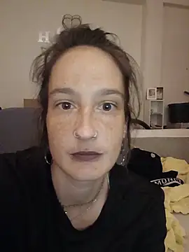 AnonymeCmoi online show from June 2026 10:02:01 PM