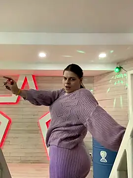 Dona Mafia online show from December 2025 11:53:01 PM