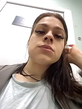 Snapshot of Dona_Mafia chatting on May 2026 11:02:02 PM Dona Mafia online show from May 2026 11:02:02 PM