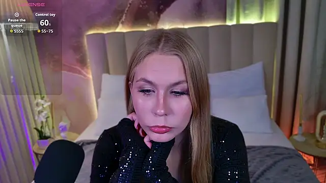 Snapshot of Rosa_Evans chatting on November 2025 06:35:02 PM Rosa Evans online show from November 2025 06:35:02 PM