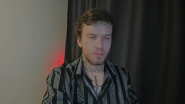 Huntall77 online show from December 2025 04:49:02 PM