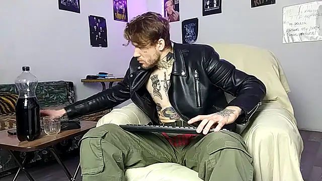 Huntall77 online show from February 2026 01:41:01 PM