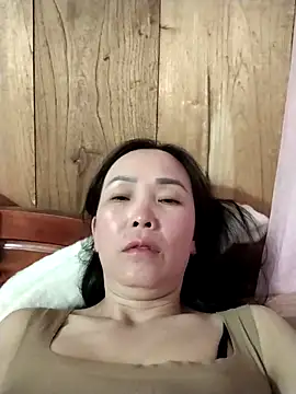 Feeling-hot online show from November 2025 07:40:01 AM