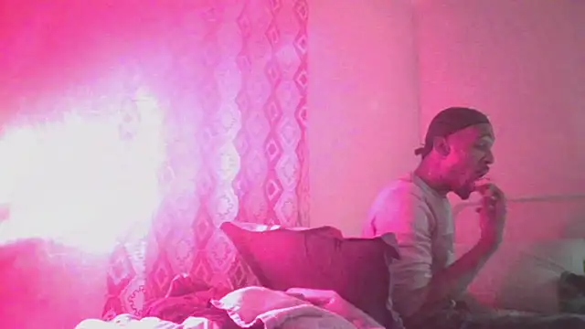 Snapshot of thatsmynega chatting on November 2025 04:23:01 AM thatsmynega online show from November 2025 04:23:01 AM