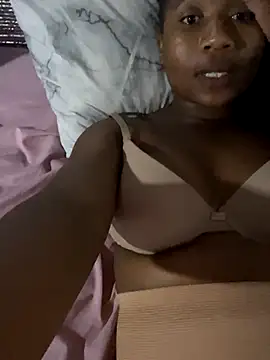 Snapshot of Berries_ chatting on November 2025 05:11:01 PM Berries online show from November 2025 05:11:01 PM