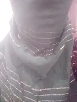 riyahot011 online show from November 2025 04:46:01 AM