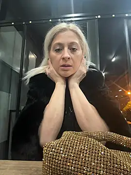 HOTLadyluna online show from March 2026 02:04:02 AM