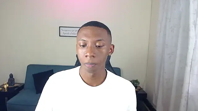 Miilo18 online show from December 2025 08:50:02 PM