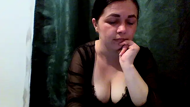 Snapshot of Vitalina282128 chatting on May 2026 06:05:02 PM Vitalina282128 online show from May 2026 06:05:02 PM