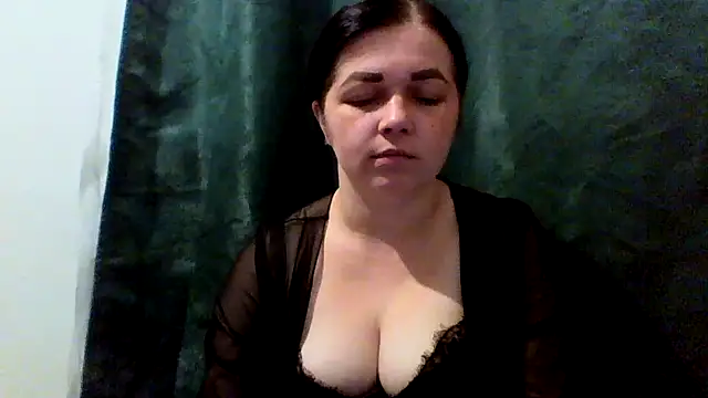 Snapshot of Vitalina282128 chatting on June 2026 05:02:02 PM Vitalina282128 online show from June 2026 05:02:02 PM