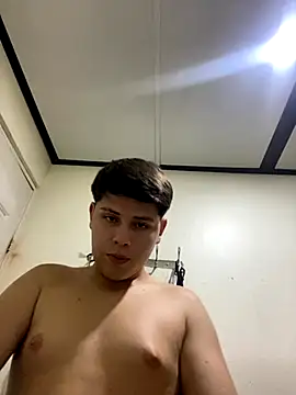 luisDi07 online show from November 2025 07:41:02 AM