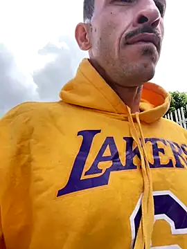 Lucasjandre online show from November 2025 12:05:02 PM