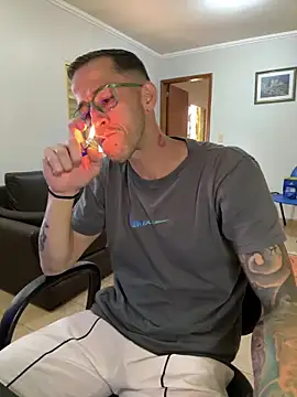 Lucasjandre online show from March 2026 02:11:02 PM