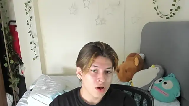 Felix kitty online show from November 2025 07:36:01 PM