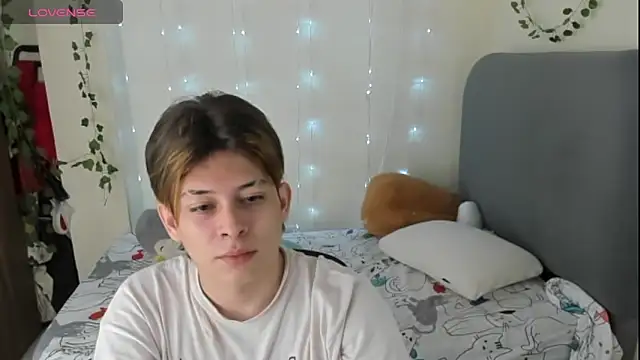 Felix kitty online show from November 2025 07:28:01 PM