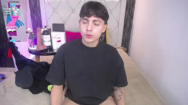 Samu FoXXX online show from November 2025 08:19:02 PM