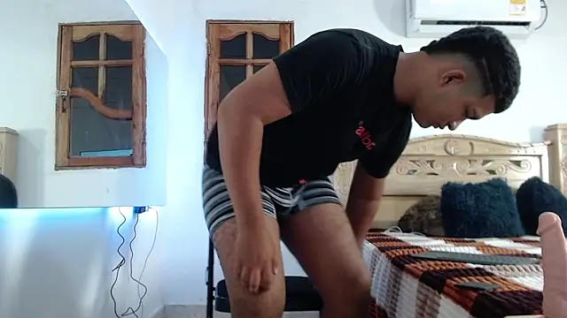 mathews    online show from November 2025 04:01:01 AM