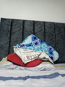 yesua28 online show from April 2026 06:28:02 AM