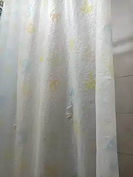 yesua28 online show from April 2026 08:32:01 PM