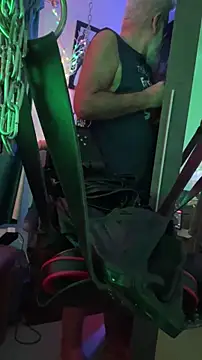 LeatherSdaddy online show from December 2025 11:16:02 AM