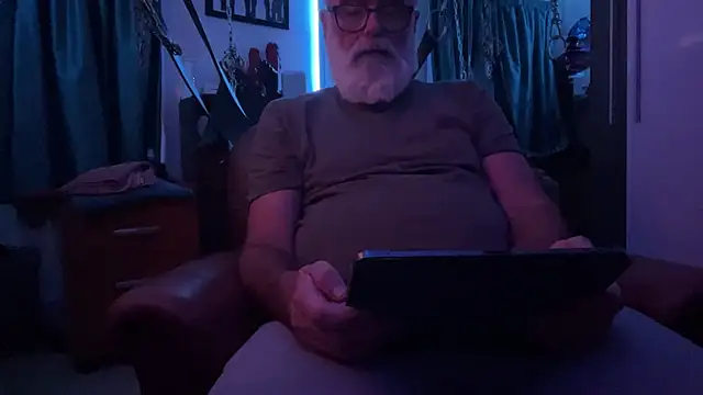 LeatherSdaddy online show from April 2026 11:46:01 PM