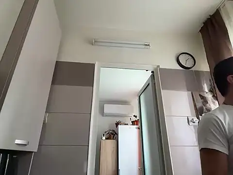 Tarkan19xxxx online show from November 2025 11:32:01 AM