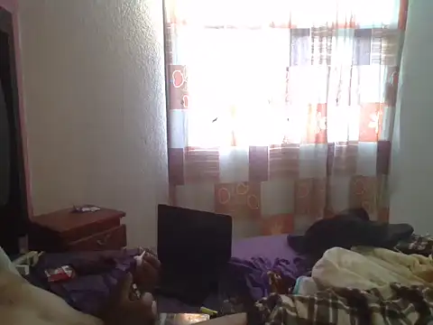 Snapshot of pareja4018 chatting on November 2025 01:29:02 PM pareja4018 online show from November 2025 01:29:02 PM