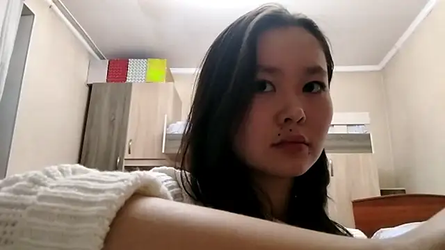 HuldaKye online show from November 2025 12:27:01 PM