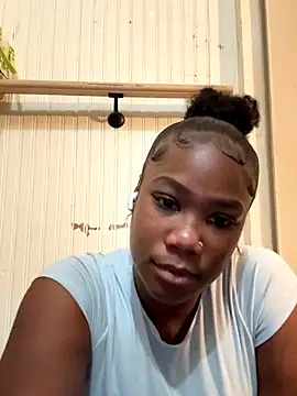 Issa smooch online show from November 2025 03:23:01 PM