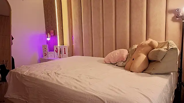 Iamnyxy online show from March 2026 12:00:02 PM