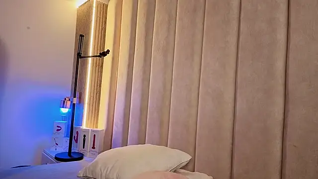 Iamnyxy online show from April 2026 11:58:01 AM