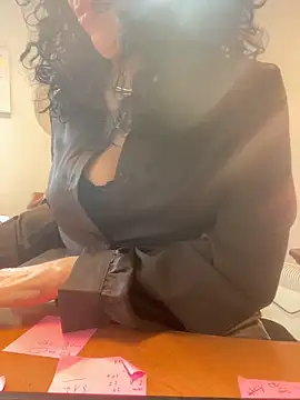 Deessenympho online show from February 2026 10:14:02 AM