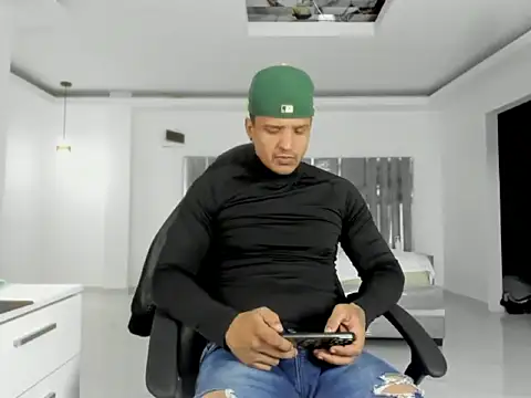 master leather online show from April 2026 06:39:01 AM