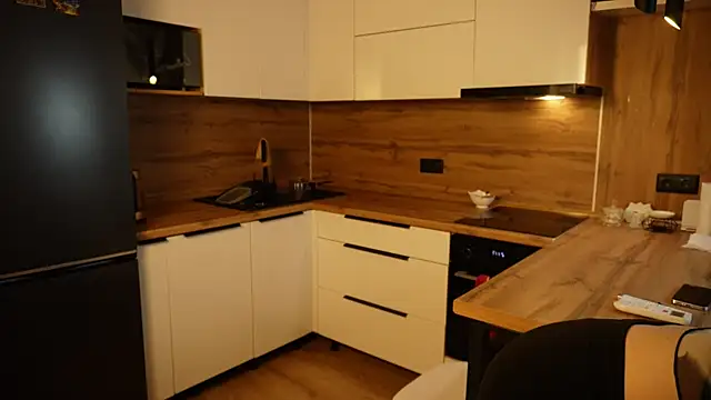 lollabunnn online show from November 2025 04:18:01 PM