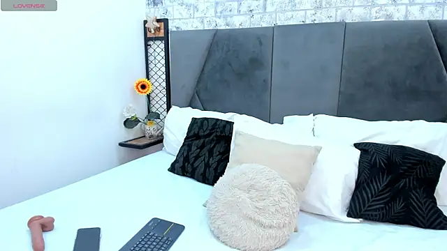 Maray Lous online show from November 2025 09:28:01 PM