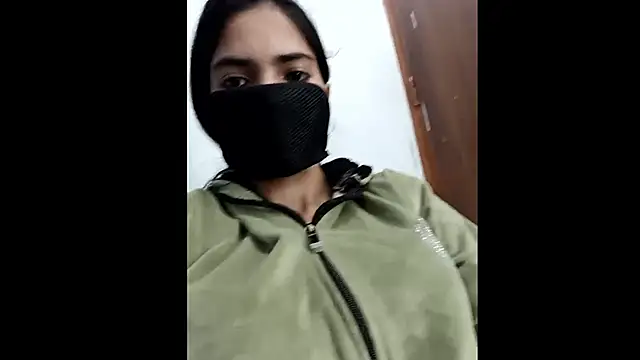 Raniqueen8 online show from November 2025 08:20:02 PM