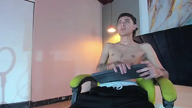 Xanderr owen2 online show from November 2025 08:33:02 PM