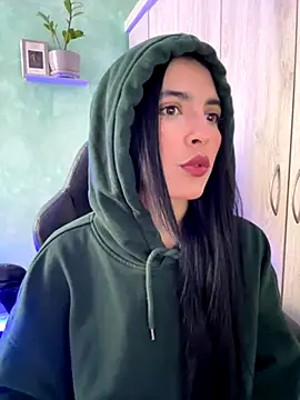 Cristal Cerati  online show from November 2025 02:33:01 PM