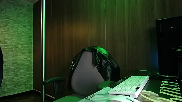 Snapshot of Belladonna_trix chatting on February 2026 10:24:02 PM Belladonna trix online show from February 2026 10:24:02 PM