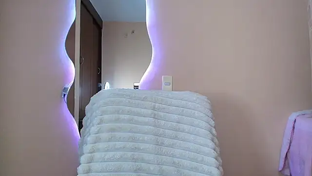 catte jensen online show from November 2025 03:56:01 AM