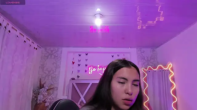 ISABELA TAY online show from March 2026 11:39:02 AM