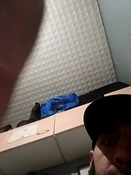 hotguy71000 online show from November 2025 03:36:02 PM