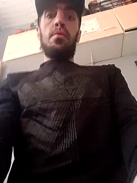 hotguy71000 online show from April 2026 09:45:01 PM