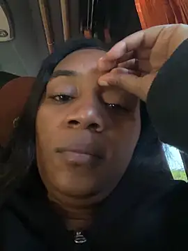 AishaOwens online show from February 2026 01:29:02 PM